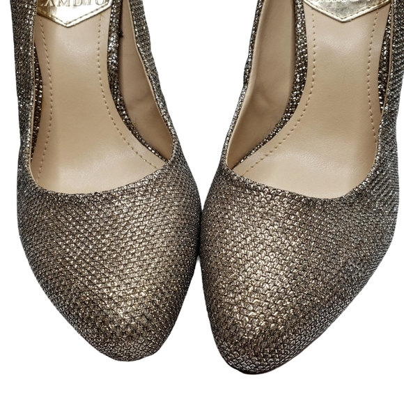 Vince Camuto | Champagne Gold Metallic Glam Chic Fabric Pumps Heels Women's 5 - Picture 2 of 11